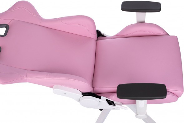 Кресло игровое Zombie Neo белый эко.кожа крестов. пластик пластик белый